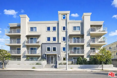 $1,150,000 | 11023 Fruitland Drive, Unit 401, Studio City, CA 91604