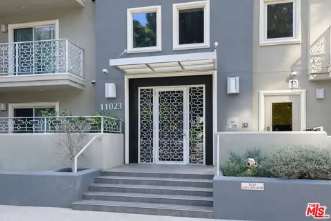 $1,150,000 | 11023 Fruitland Drive, Unit 401, Studio City, CA 91604
