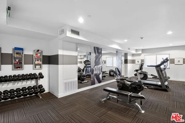 $1,150,000 | 11023 Fruitland Drive, Unit 401, Studio City, CA 91604