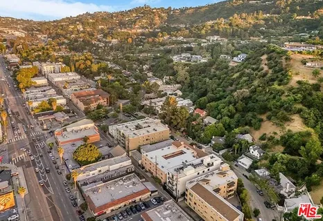 $1,150,000 | 11023 Fruitland Drive, Unit 401, Studio City, CA 91604