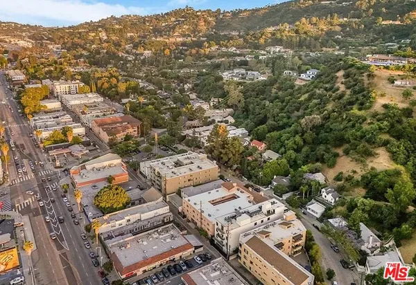 $1,150,000 | 11023 Fruitland Drive, Unit 401, Studio City, CA 91604