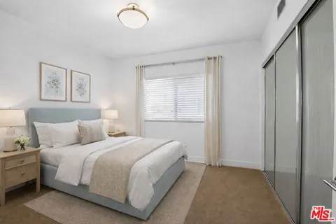 $1,150,000 | 11023 Fruitland Drive, Unit 401, Studio City, CA 91604