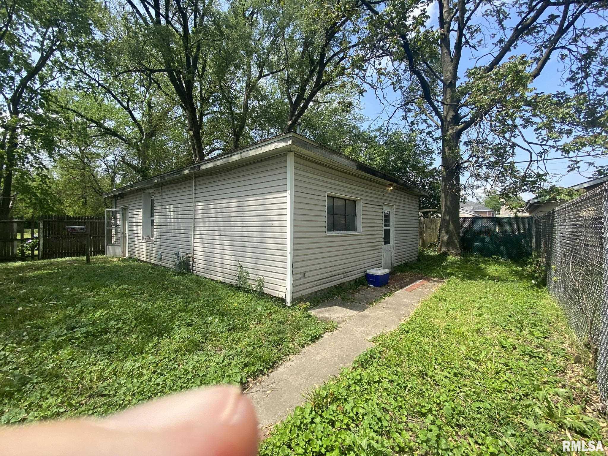 2121 East Enterprise Street Springfield, IL 62702 - Photo 14 of 27