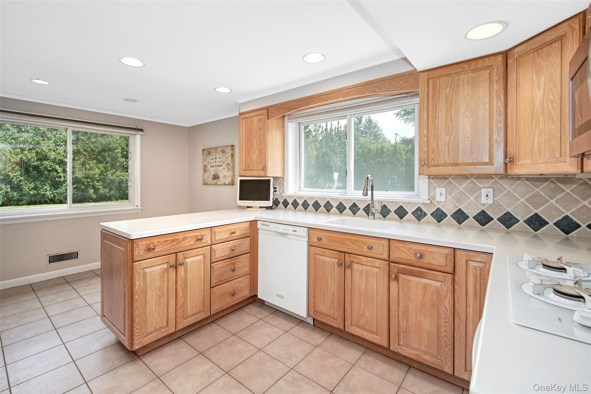 3 Bonwit Road Rye Brook, NY 10573 - Photo 14 of 31 Plenty of storage and counter space