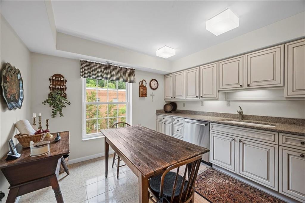 300 Fox Chapel Road, Unit 612 Pittsburgh, PA 15238 - Photo 8 of 39 Gallery Image 8