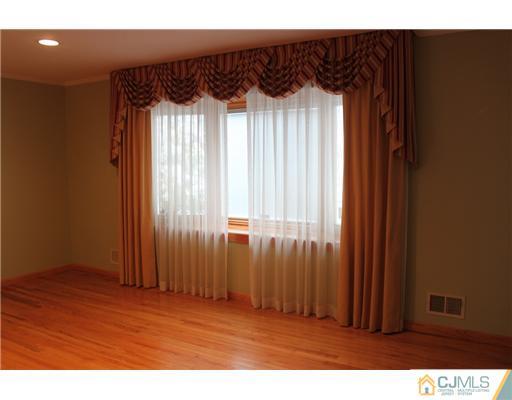 796 New Dover Road Edison, NJ 08820 - Photo 3 of 12 Gallery Image 3