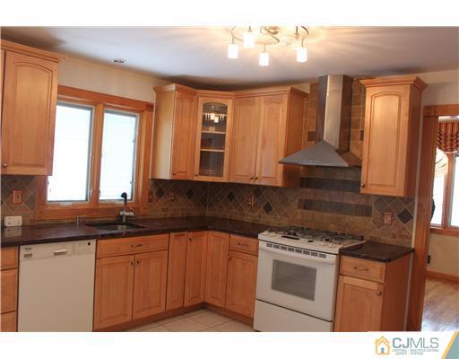 796 New Dover Road Edison, NJ 08820 - Photo 4 of 12 Gallery Image 4