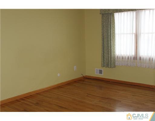 796 New Dover Road Edison, NJ 08820 - Photo 6 of 12 Gallery Image 6