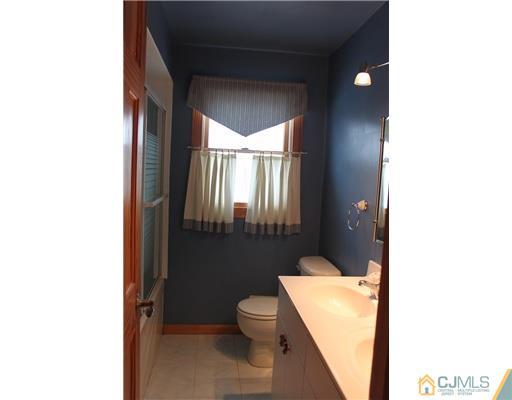 796 New Dover Road Edison, NJ 08820 - Photo 8 of 12 Gallery Image 8