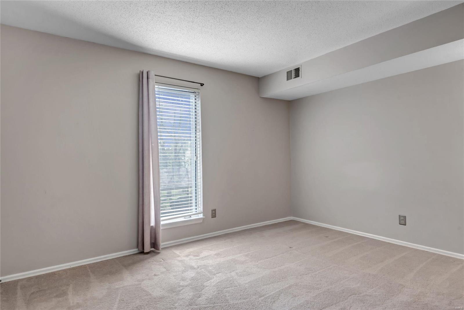15017 Baxter Village Drive, Unit A Chesterfield, MO 63017 - Photo 12 of 16
