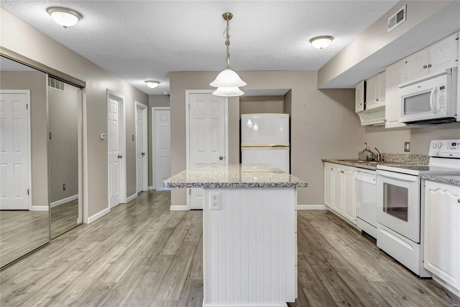 15017 Baxter Village Drive, Unit A Chesterfield, MO 63017 - Photo 6 of 16
