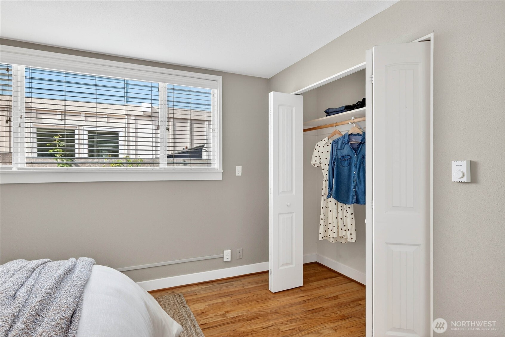 3039 61st Avenue Southwest Seattle, WA 98116 - Photo 12 of 36