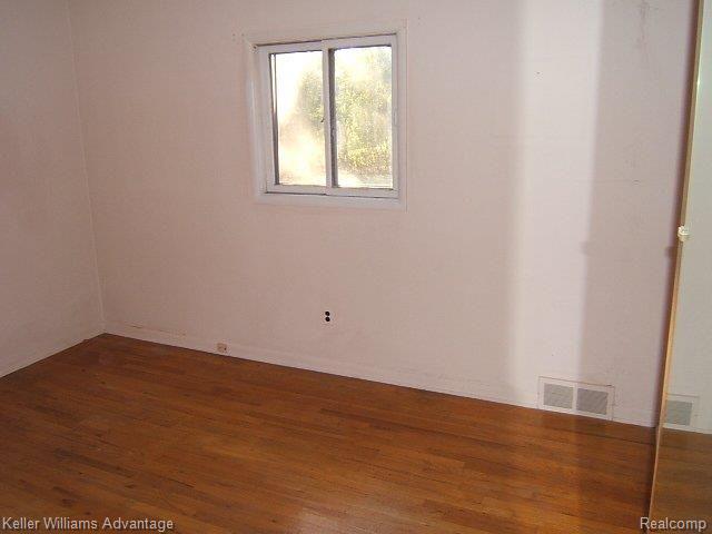 28317 Thorny Brae Road Farmington, MI 48331 - Photo 8 of 12 Bedroom