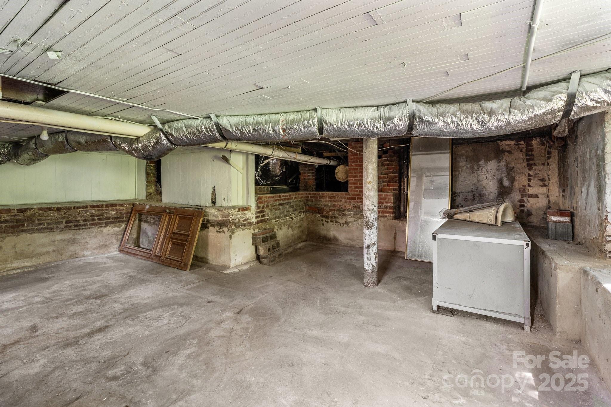 405 7th Street Spencer, NC 28159 - Photo 38 of 39 a view of a storage room