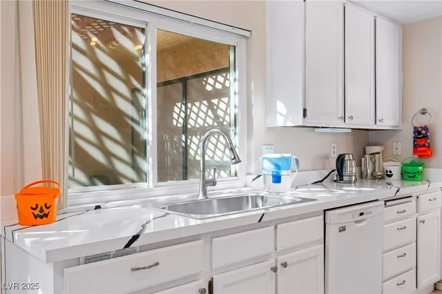 $329,900 | 2446 Pickwick Drive, Henderson, NV 89014