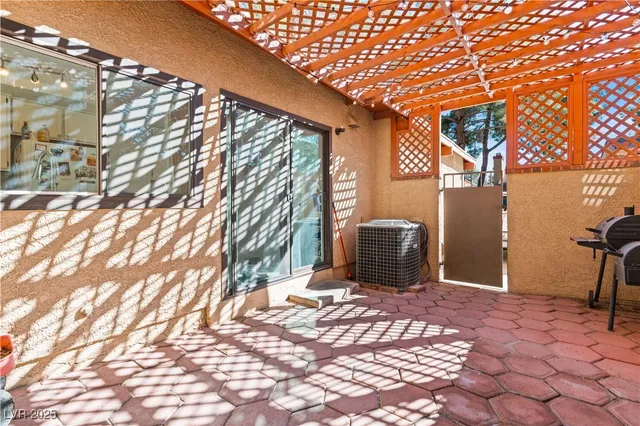 $329,900 | 2446 Pickwick Drive, Henderson, NV 89014