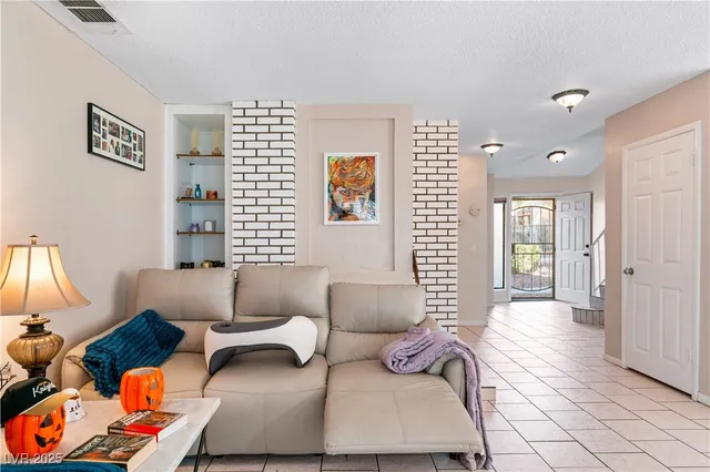 $329,900 | 2446 Pickwick Drive, Henderson, NV 89014