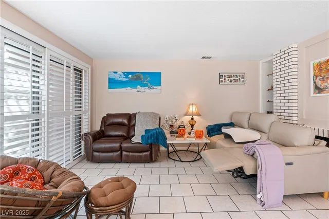 $329,900 | 2446 Pickwick Drive, Henderson, NV 89014