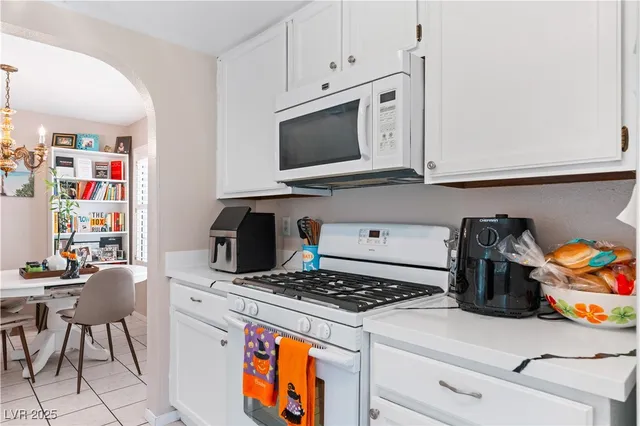 $329,900 | 2446 Pickwick Drive, Henderson, NV 89014