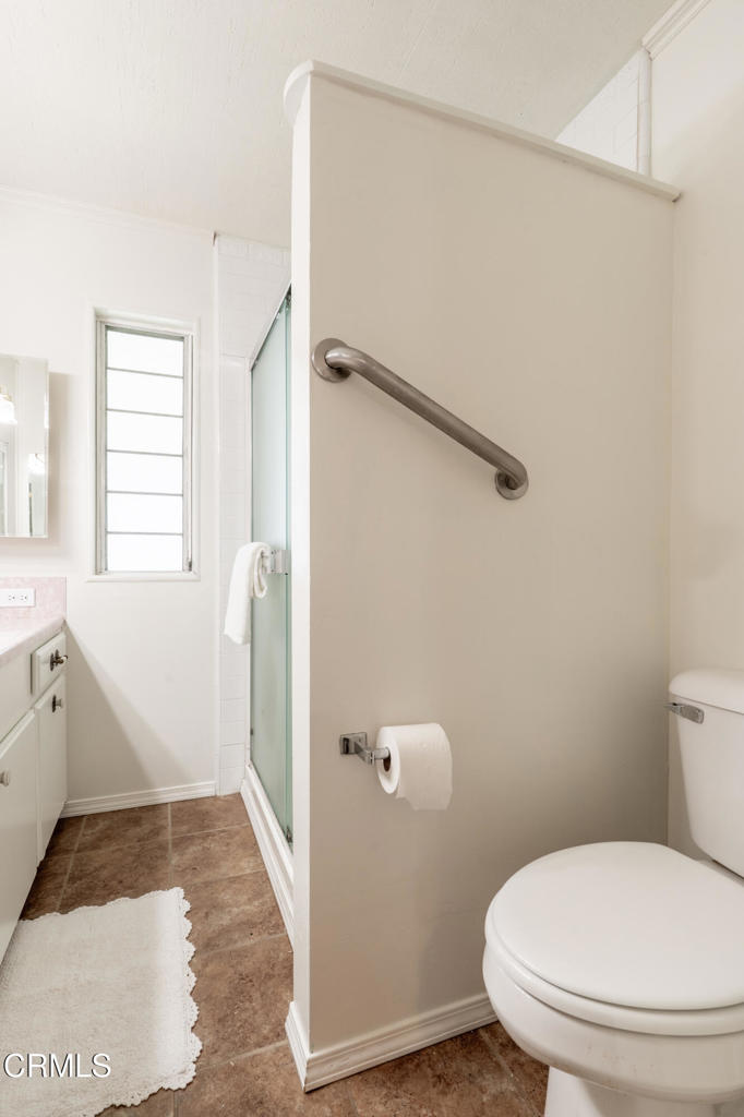 1202 Loma Drive, Unit 42 Ojai, CA 93023 - Photo 21 of 28 a bathroom with a toilet and a tub