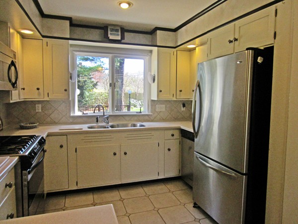 78 Tyler Road Weston, MA 02493 - Photo 4 of 12