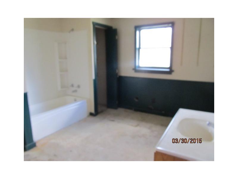 115 East End Road Connellsville, PA 15425 - Photo 5 of 15 Full Bath.