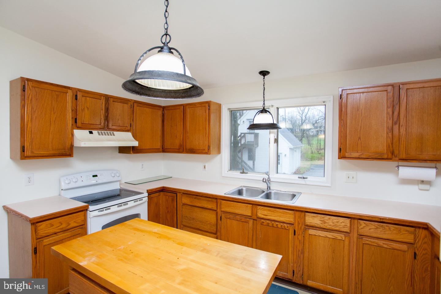 4576 Durham Road Doylestown, PA 18902 - Photo 11 of 36
