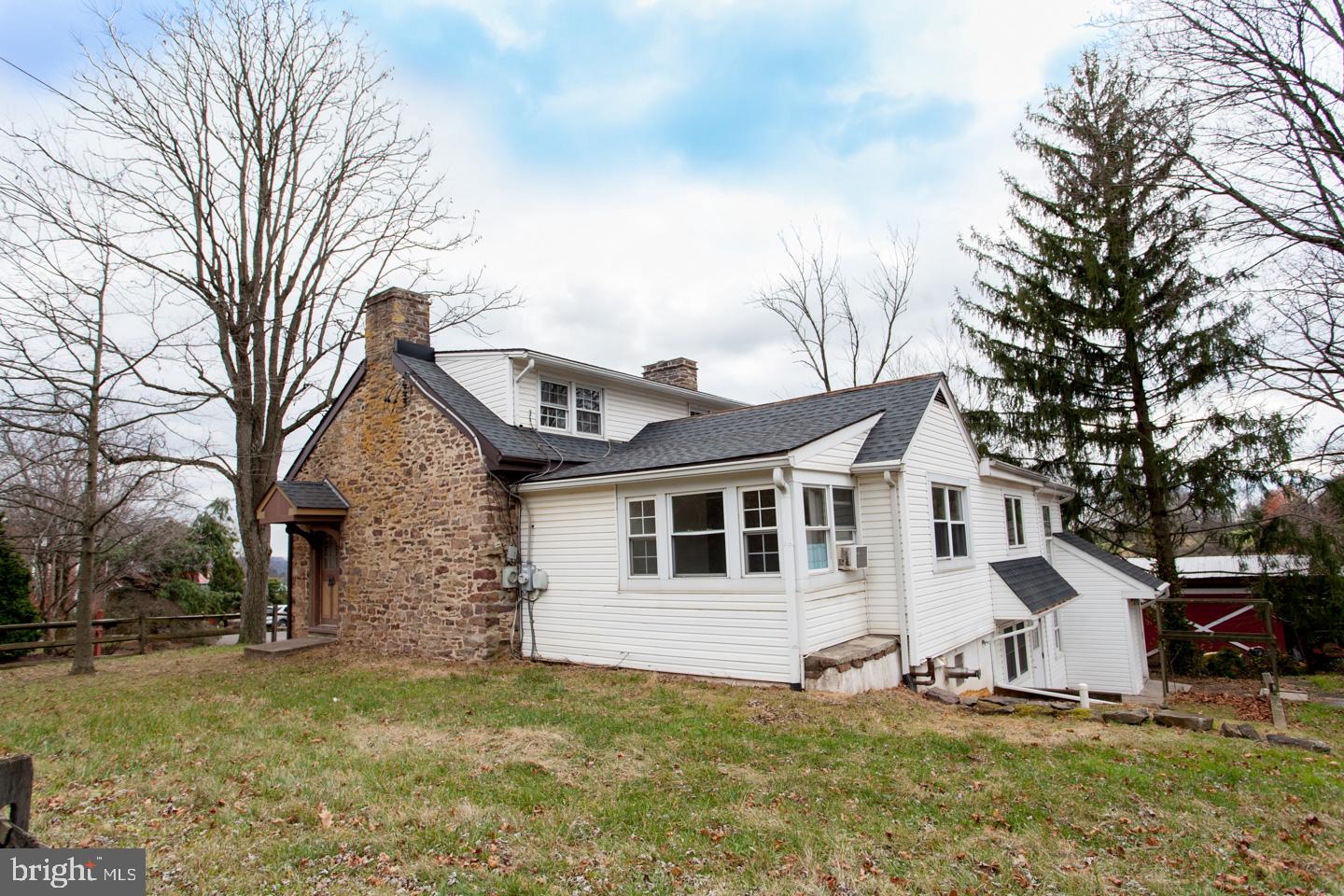 4576 Durham Road Doylestown, PA 18902 - Photo 3 of 36