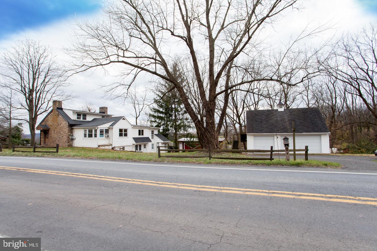 4576 Durham Road Doylestown, PA 18902 - Photo 4 of 36