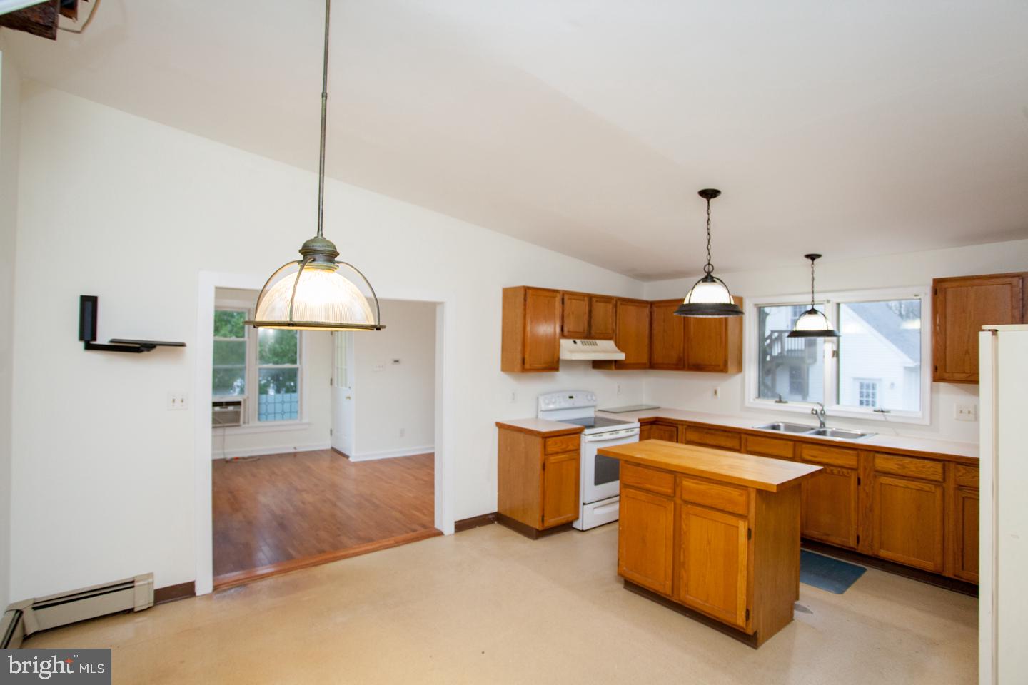 4576 Durham Road Doylestown, PA 18902 - Photo 10 of 36