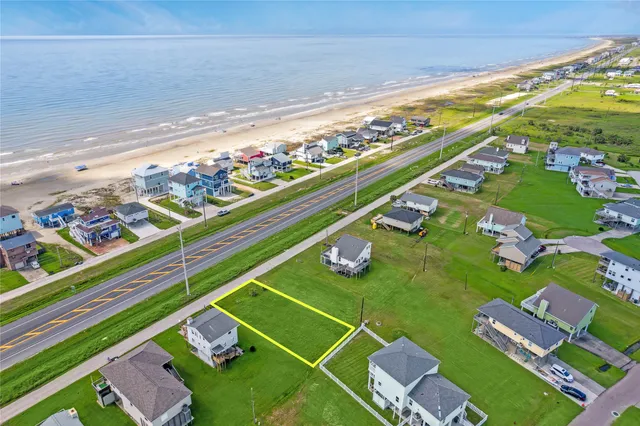 a view of an outdoor space