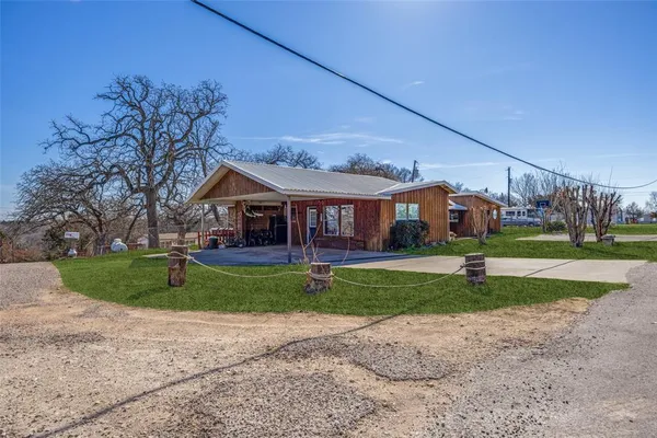 $349,000 | 172 Mohawk Drive, Gordonville, TX 76245