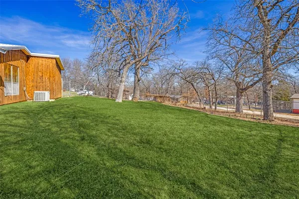 $349,000 | 172 Mohawk Drive, Gordonville, TX 76245