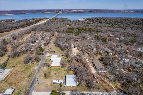 $349,000 | 172 Mohawk Drive, Gordonville, TX 76245