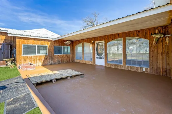 $349,000 | 172 Mohawk Drive, Gordonville, TX 76245