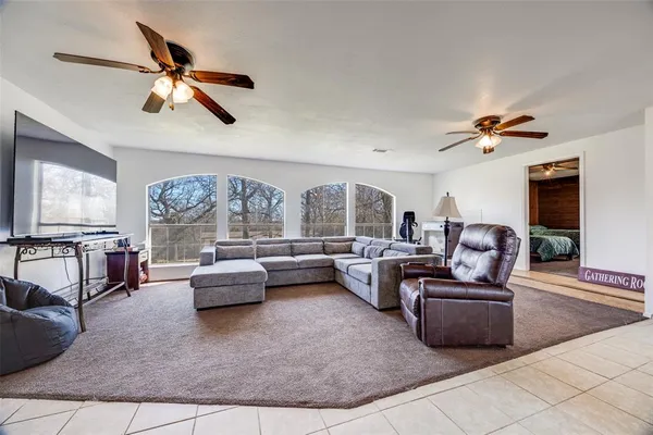 $349,000 | 172 Mohawk Drive, Gordonville, TX 76245