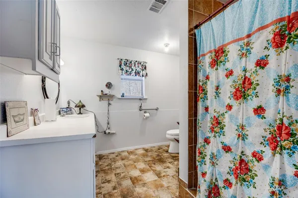 $349,000 | 172 Mohawk Drive, Gordonville, TX 76245