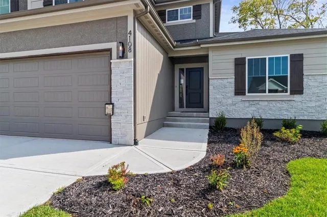 $600,000 | 4108 Southeast Adams Drive, Blue Springs, MO 64014