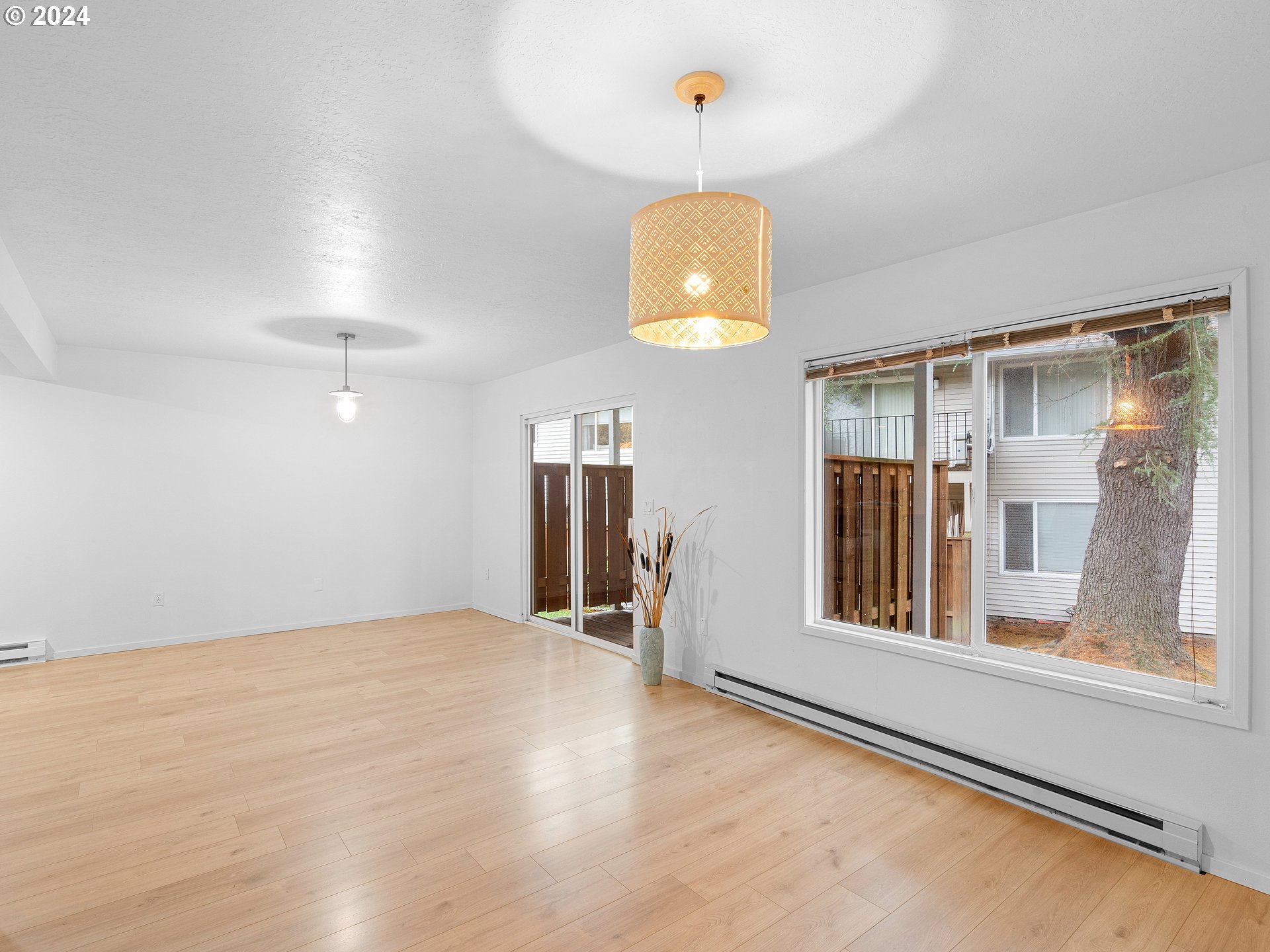 6835 Southwest Capitol Hill Road, Unit 33 Portland, OR 97219 - Photo 15 of 41 Gallery Image 15