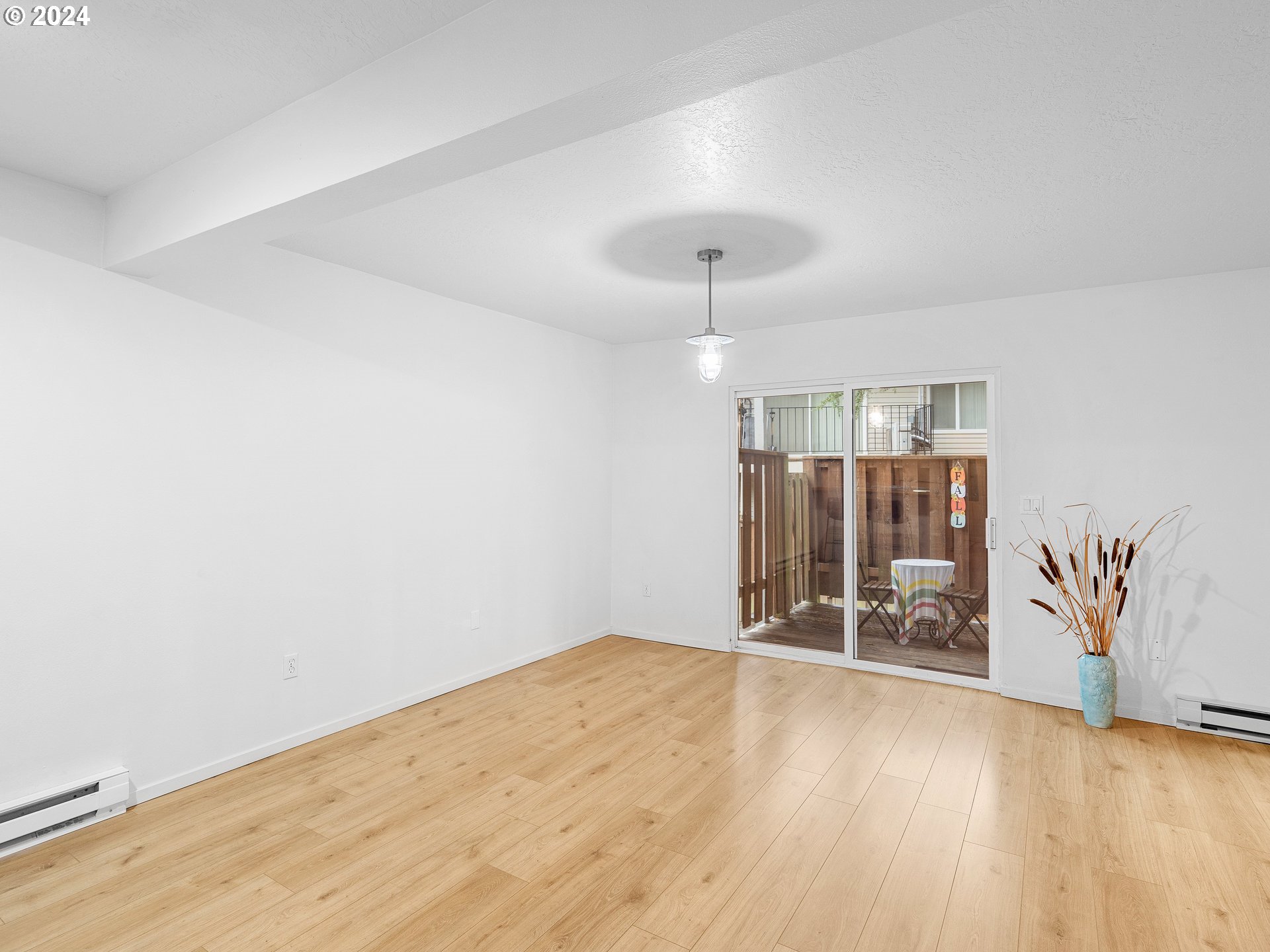 6835 Southwest Capitol Hill Road, Unit 33 Portland, OR 97219 - Photo 8 of 41 Gallery Image 8