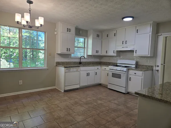 $2,200 | 938 Iron Gate Boulevard, Jonesboro, GA 30238