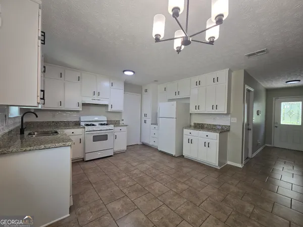 $2,200 | 938 Iron Gate Boulevard, Jonesboro, GA 30238