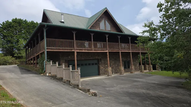 $574,900 | 135 Marble Bluff Drive, Kingston, TN 37763