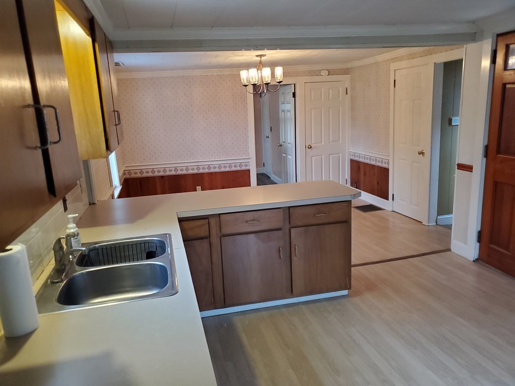 126 Berlin Road Marlborough, MA 01752 - Photo 8 of 18 Gallery Image 8