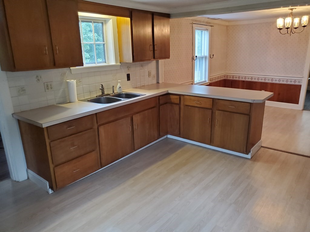 126 Berlin Road Marlborough, MA 01752 - Photo 9 of 18 Gallery Image 9