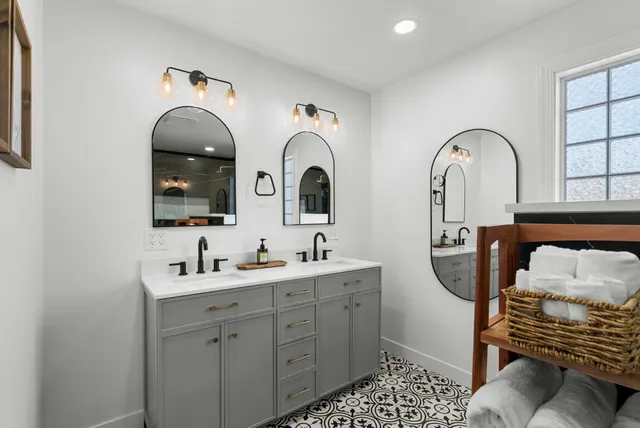 $549,000 | 1021 Somerville Drive, Cottontown, TN 37048