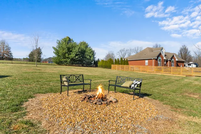 $549,000 | 1021 Somerville Drive, Cottontown, TN 37048