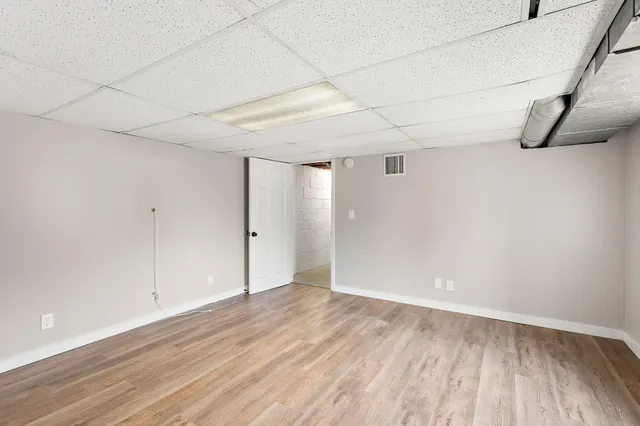 $1,905 | 1408 Lake Street Northeast, Hopkins, MN 55343