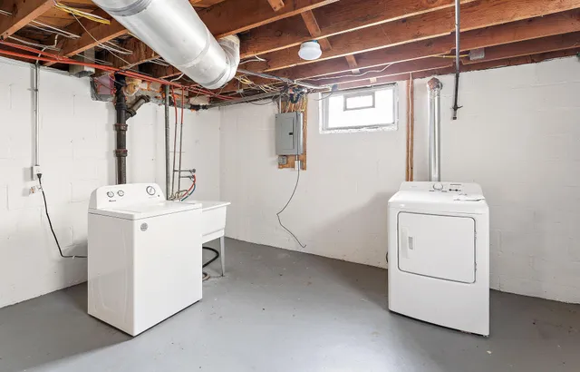 $1,950 | 1408 Lake Street Northeast, Hopkins, MN 55343