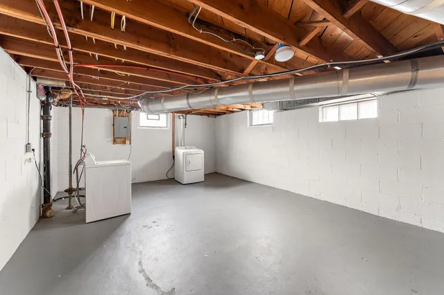 $1,905 | 1408 Lake Street Northeast, Hopkins, MN 55343